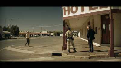 - Here you go.
- [sighs] - The Tourist