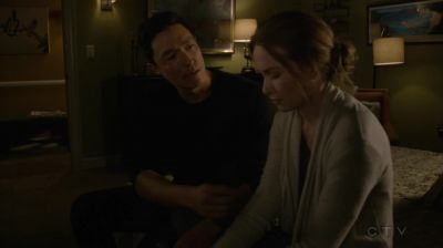 - Here you go.
- Thank you. - Criminal Minds
