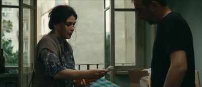 -Here you go, and thank you.
-You're welcome, goodbye. - My Happy Family