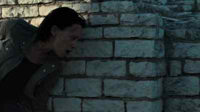 Here we go. The double cross. - Strike Back