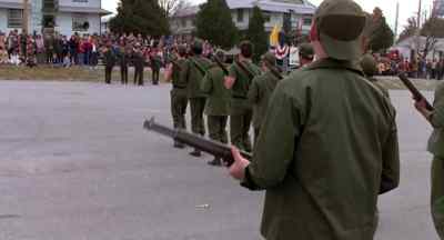 Here you go. There you go.
Hand them off there, boys. - Stripes