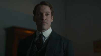 - Here you go.
- Watch yourself! - The Alienist