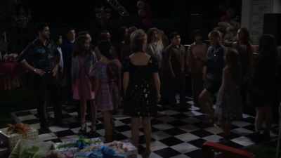 Here we go! We've got music! Alright! - Fuller House