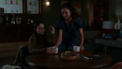 - Here you go. Yeah.
- Thank you. - Pretty Little Liars: The Perfectionists