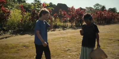 Here, Gustavo, we got you a penknife. - Blink