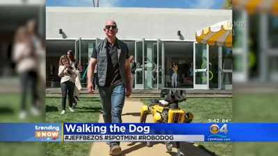 Here he is in a picture
that he posted to Twitter - Tech Billionaires: Jeff Bezos