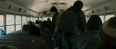Here, head to the back, Sam. - The 5th Wave