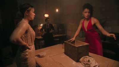 Here. Help me bend this thing. - NCIS: Sydney