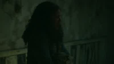 Here. Hold her head. There you go. Take this. - The Last of Us
