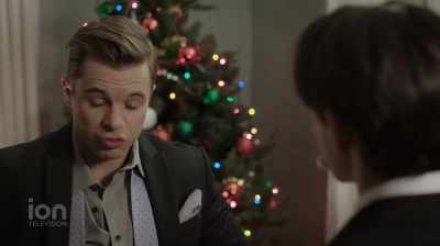 Here, I’ve-- - A Royal Christmas Engagement