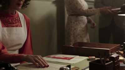 Here he is. Room 204.
It's right down the hall. - The Last Tycoon