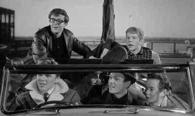 Here look Billy, photographers! - Play It Cool