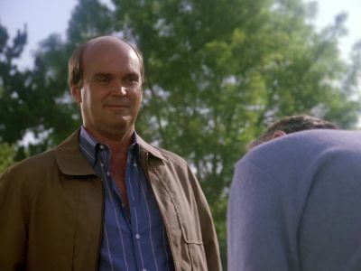 Here, one second. - MacGyver