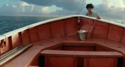 Here, Richard Parker.
I got some water for you. - Life of Pi