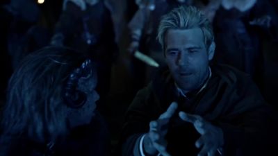 Here. Run, run. - DC's Legends of Tomorrow