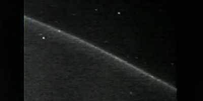 Here, we see the craft
slowly crossing the frame. - Close Encounters of the Fifth Kind