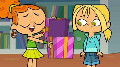 - Here.
- (Small giggle) - Total DramaRama