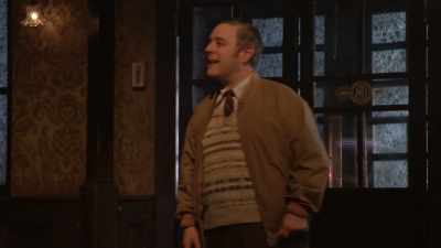 Here, that's your Syd, in't it? Hello Syd
- Hello Alice! Hello Harry! - National Theatre Live: Hangmen