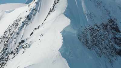 - Here the ice
is really grippable, - Edge of the Earth