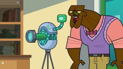Here. You may wear this.
- Oh. Great! - Total DramaRama