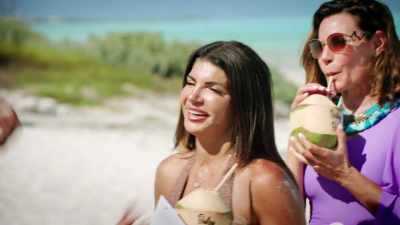 Here's a gift to you,
from my heart, - The Real Housewives Ultimate Girls Trip