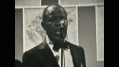 Here's a tune, folks,
that I happened to sing - The Sound of 007