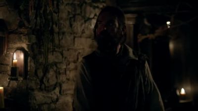 ♪ Here's to all you lads and lasses ♪ - Outlander
