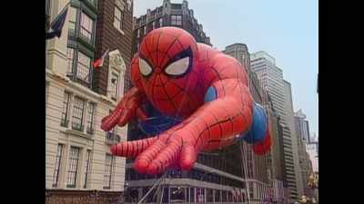 Here's our special guest, Stan Lee. - Stan Lee