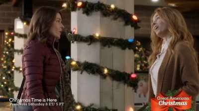 - Here's my phone.
- Okay, here's mine. - The Great Christmas Switch