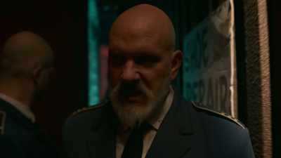 Here's Sean Wise's
partners, waiting for you. - Snowpiercer