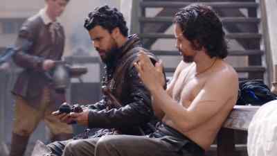 - Here's your share.
- Thank you. - The Musketeers