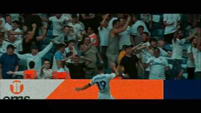 Hernandez celebrates
and they simply cannot believe - Take Us Home: Leeds United
