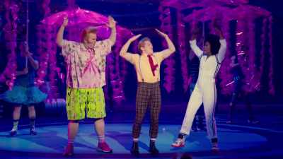 ♪ Hero is our middle name - The SpongeBob Musical: Live on Stage!