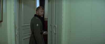 - Herr Oberst?
- (Radl) In here, Karl. - The Eagle Has Landed