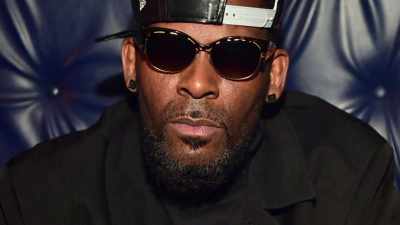 He's a control freak. - Surviving R. Kelly