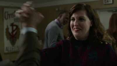 - He's alive!
- [giggles] - Good Girls