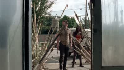 - He's alive. - The Walking Dead