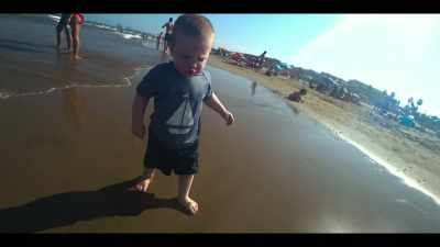He's always dancing - Babies