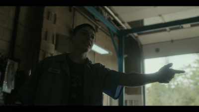 - He's an addict.
- Hey, look at me. - Painkiller