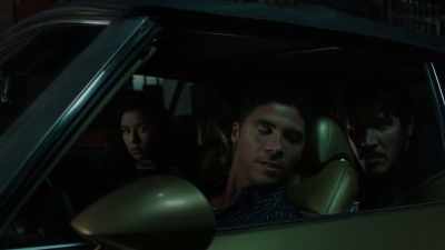 -He's big, that vato.
-Told you he's security. - Snowfall