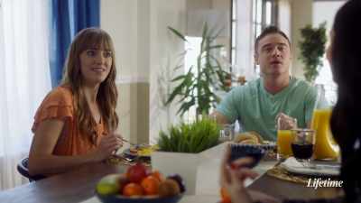 He's my boyfriend,
visiting from Las Vegas. - Psycho Sister-In-Law