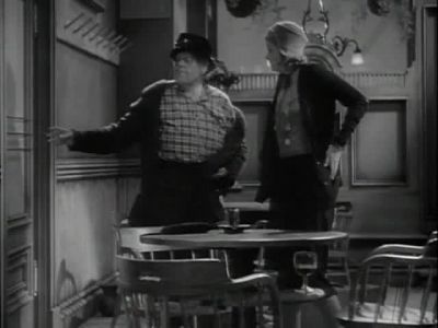 He's comin' in here - Anna Christie
