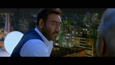 He's coming - Total Dhamaal