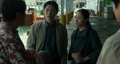 He's so cute. Woo-sung, open your eyes! - Broker
