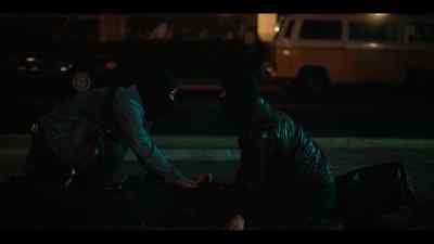 -He's dead.
-Grab him. - Narcos: Mexico