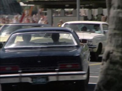 He's doing it. Let's roll. - Hawaii Five-O