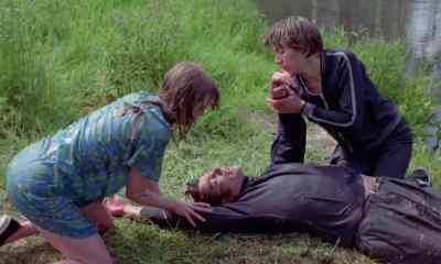 - He's drowned!
- No, no, he's not. It's just shock. - Prey