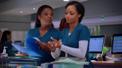 - He's falling for you. - Chicago Med
