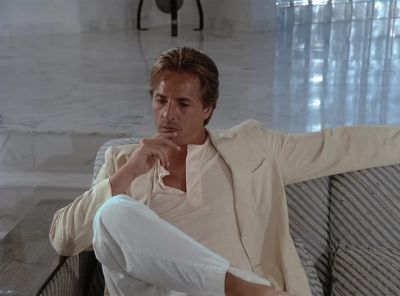 He's gettin' ready to leave the boat.
Let's tail him. - Miami Vice