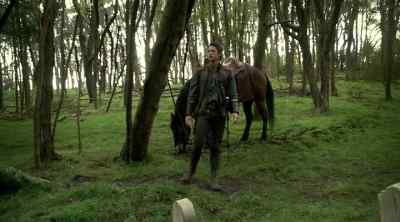He's getting away. - Legend of the Seeker